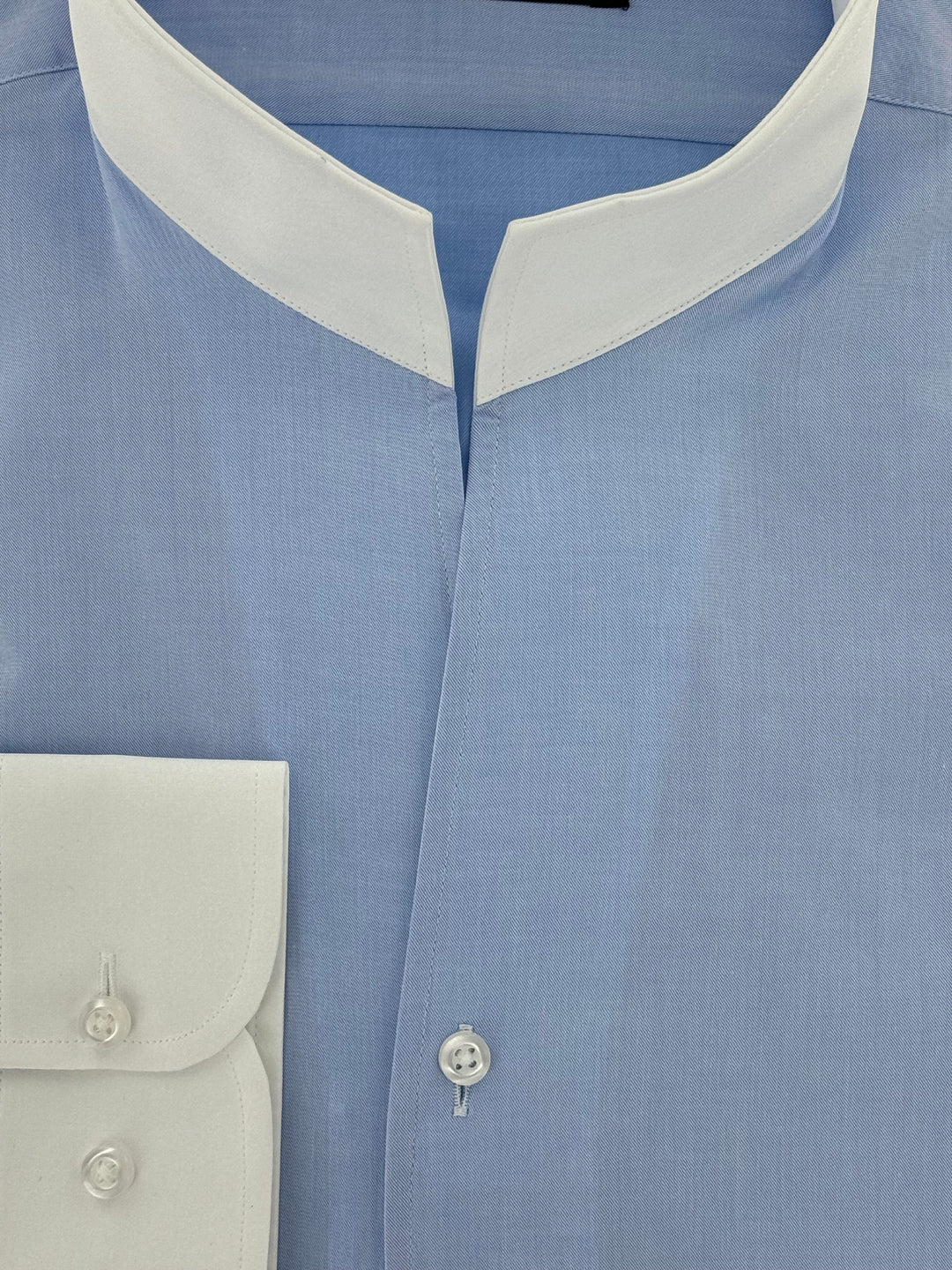 Chemise col blanc bleu ciel col droit ouvert